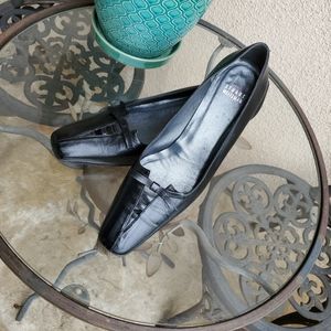 Stuart Weitzman Ladies Low Heeled Pumps